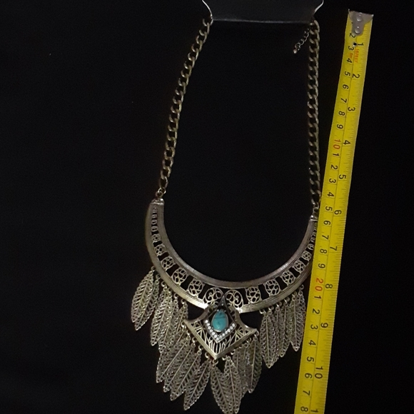 Gorgeous turquoise statement necklace - Picture 3 of 3
